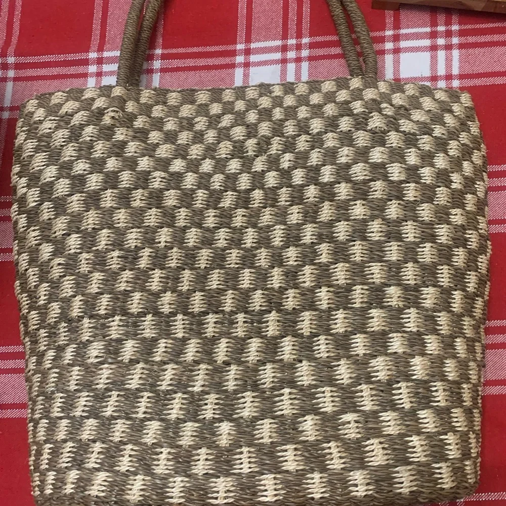 Elegant Woven Tote in Brown and Cream - Picture 2 of 7